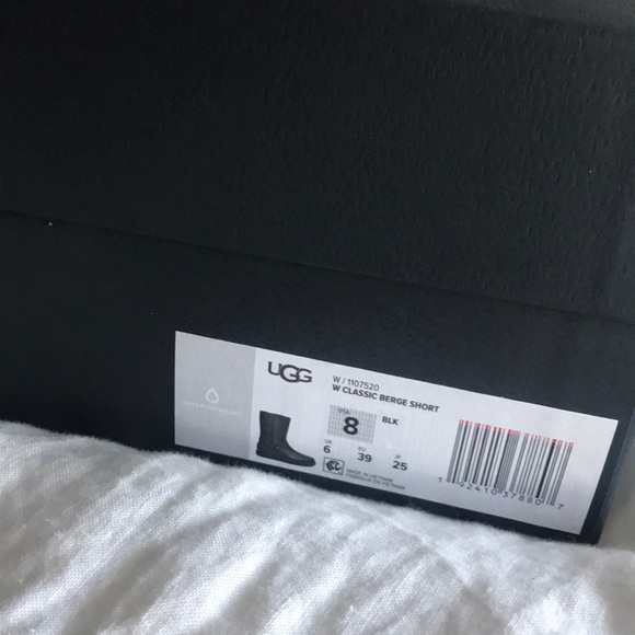 UGG Classic Berge Genuine Shearling Lined Boot - Picture 7 of 9